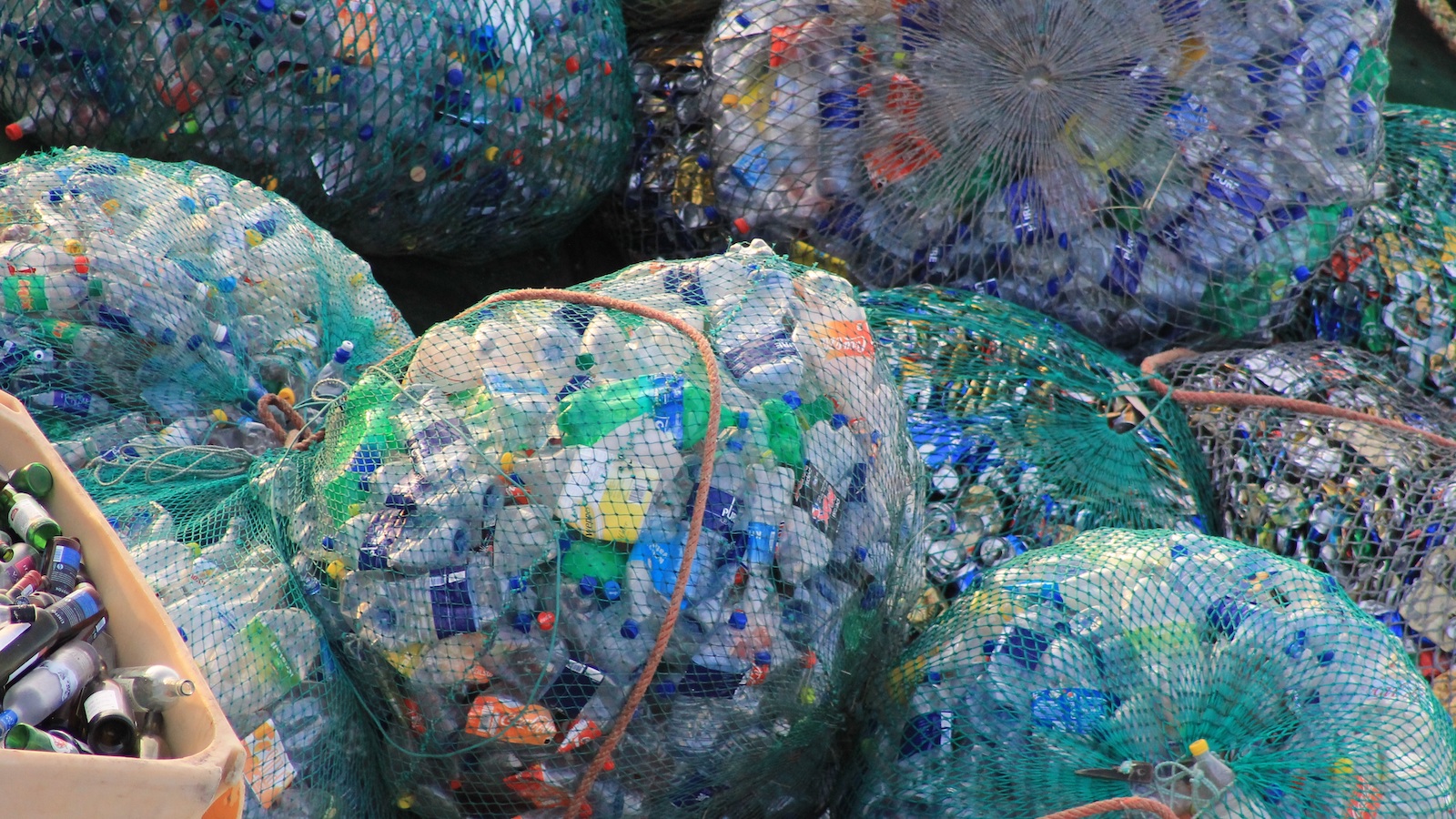 Plastic-waste-11.2020-Pxhere-Publicdomain